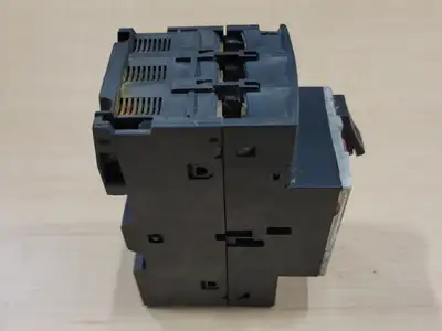 USED SCHNEIDER ELECTRIC GV2ME07