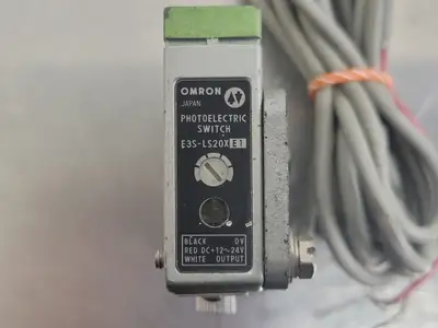 USED OMRON E3S-LS20XE1