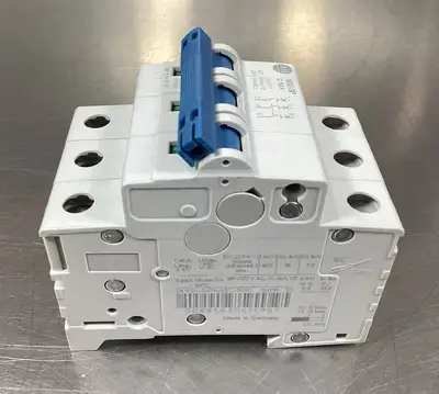 USED ALLEN BRADLEY 1492-SPM3D500