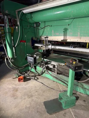 USED 1992 ACCURPRESS 717512