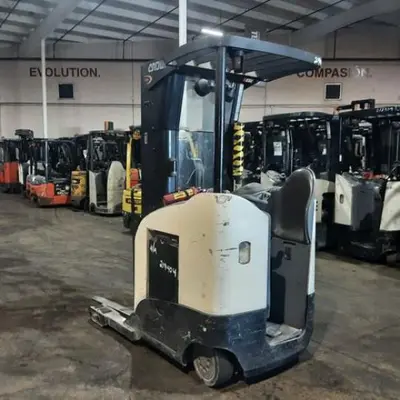 USED 2016 CROWN RR5725-45
