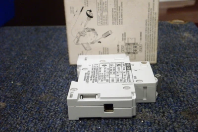 NEW Allen-Bradley 1492-CB1G100