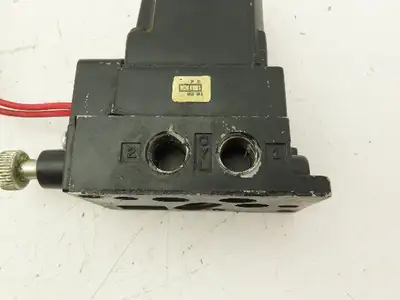 Parker GGL20025B01M05 Pneumatic Air 4/2 Solenoid Control Valve 120V 1/4" NPT
