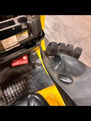 12,000 POUND CAPACITY HYSTER MODEL S120FTPRS 60" CASCADE PAPER ROLL CLAMP