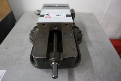 Used KURT WORKHOLDING SOLUTIONS D675 Vises Minnesota US | Machinesused.com #1383924