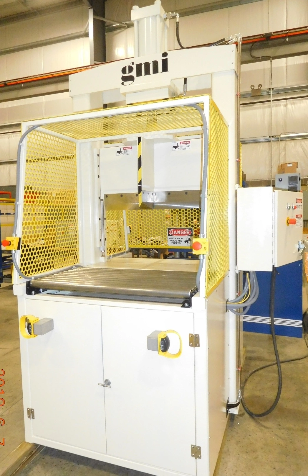 NEW 32”x20” 4 – Way Guillotine Cutter, Item # 1812