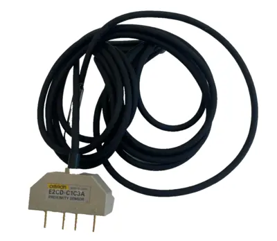 NEW OMRON E2CD-C1C3A PROXIMITY SENSOR 12 to 24VDC E2CDC1C3A