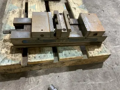 6" LOCKWELL MODEL TLD-60 DOUBLE CLAMP VISE, WITH ANTI-LIFT MECHANISM: YOBRO #25059
