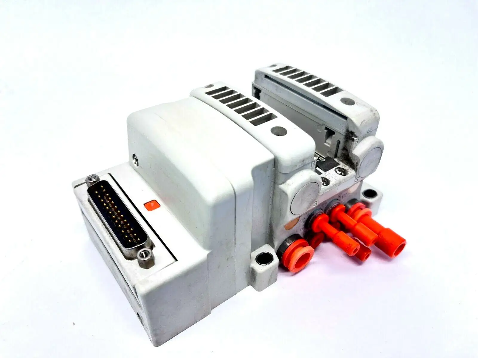 VV5QC11-02N3FD0-S | SMC  Pneumatic Manifold Base D-Sub Connector 1000 Series - Used