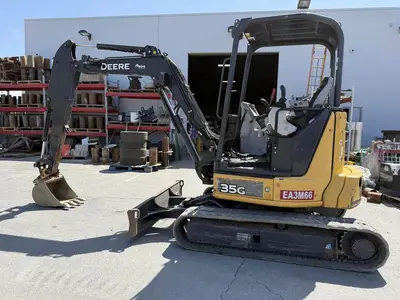 USED 2016 JOHN DEERE 35G