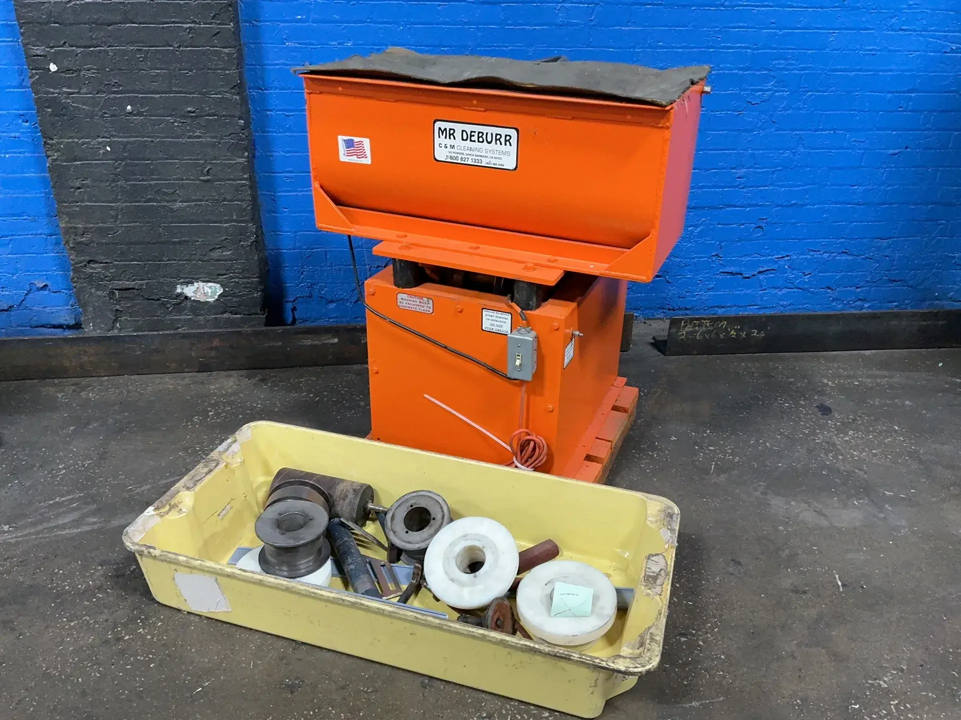 Used C & M CLEANING SYSTEMS 300 Vibratory Machines Ohio US | HGR 24 #1280593