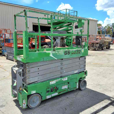 USED 2014 Genie GS-3232