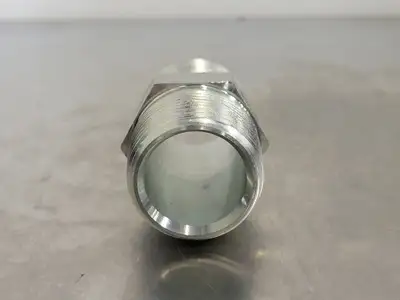 Hydraulic Adapter M-16 NPT X M-16 NPT 1" x 1" (Bag of 2)