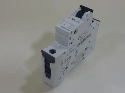 USED SIEMENS 5SY4110-7
