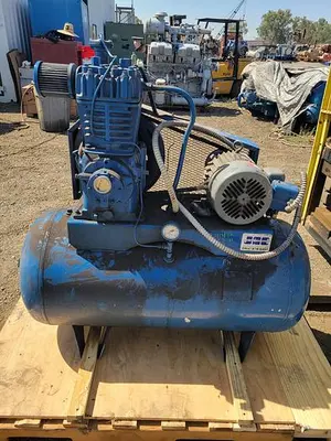 USED QUINCY 325