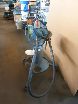 HEAVY DUTY 1 1/2 HP FLEXIBLE SHAFT BUFFER