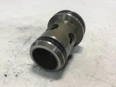 USED VICKERS 25-D10-30