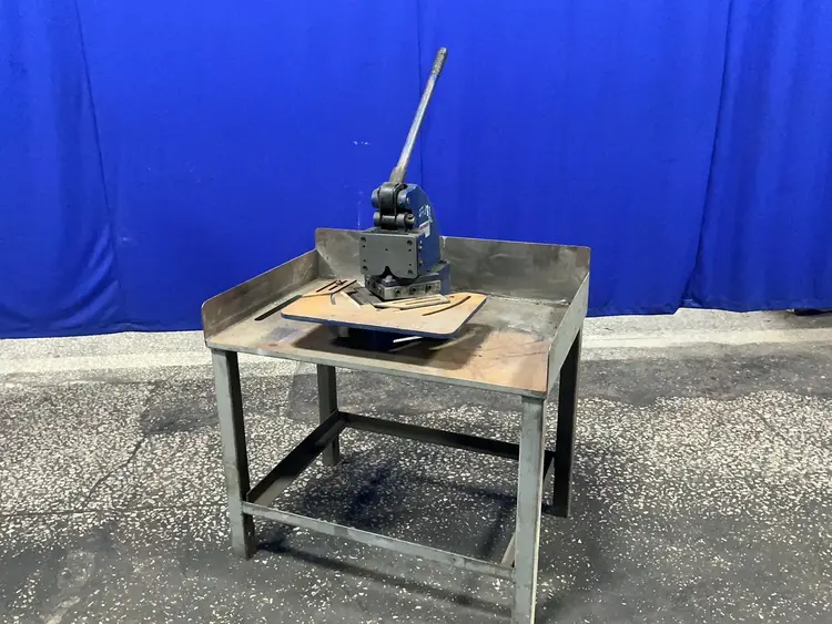 Used CENTRAL MACHINERY _UNKNOWN_ Notching Machines Ohio US | HGR 24 #1508184