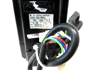 NEW YASKAWA SGM-08U3B4L SERVO MOTOR SGM08U3B4L