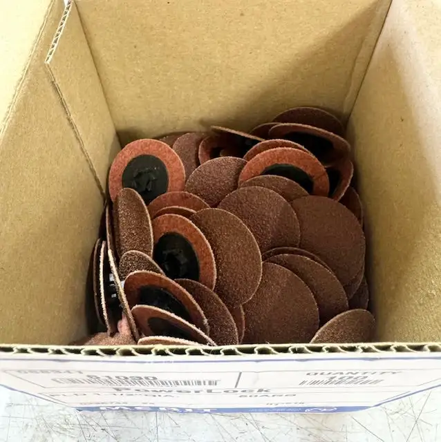 Merit 1-1/2" Quick Change Sanding Discs 50 Grit A/O, Type I, Power-Lock 100 Pack