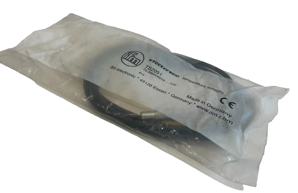 NEW EFECTOR TS-200KCKD10-/US/TS2051 TEMPERATURE SENSOR TS200KCKD10USTS2051