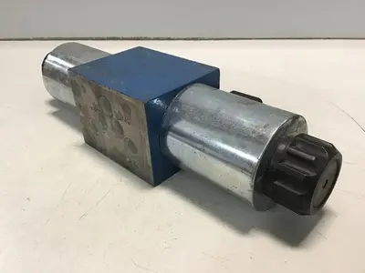 USED REXROTH 4WE10U33/CG24N9K4