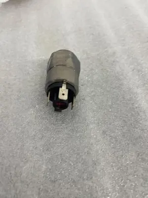 EDWARDS Y04210450 PRESS SWITCH SET TO 3BAR