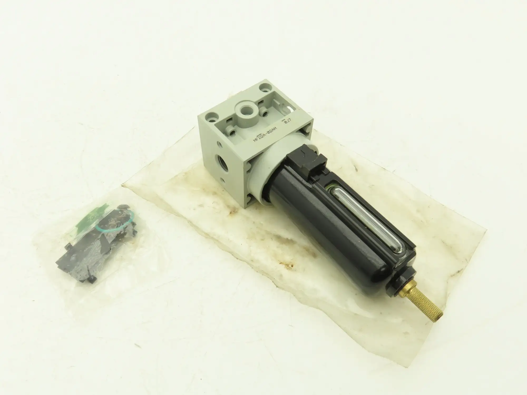 Numatics F22A-02AM Pneumatic Air Filter 40 Micron Sight Glass 200PSI Max 1/4"NPT