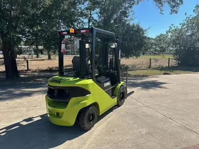 USED 2021 CLARK S25D