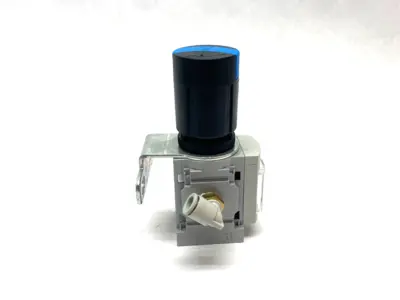 MS4-LR-1/4-D6-AS, 529417 | Festo MS4-LR-1/4-D6-AS Pressure Regulator G 1/4" 529417 w/ Bracket Mount - Used