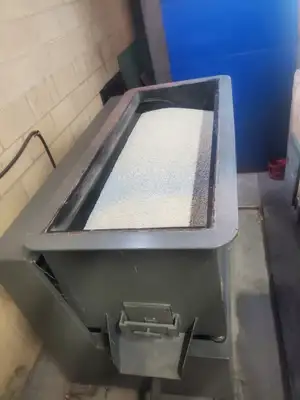 USED 1900 DEBURRING EQUIPMENT MANUFACTURING 22.25"W X 59"L