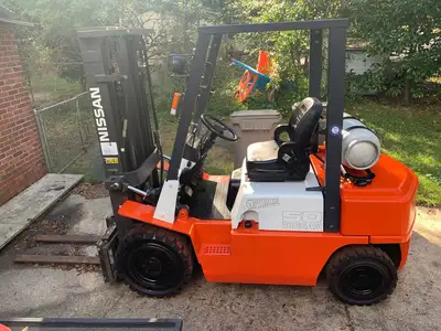 USED 2011 NISSAN PJO2A25V