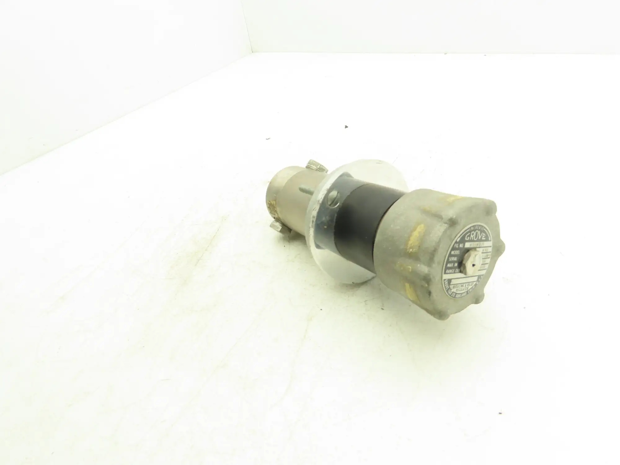Grove V&R 10931ML2B Reducing Relief Regulator Max in 6000, 0-3500Psi 15KX
