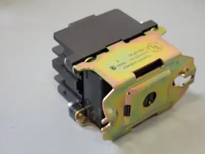 NEW ALLEN-BRADLEY 700-NPTA1