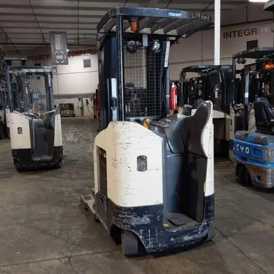 USED 2018 CROWN RR5725-45