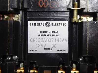 General Electric CR120AD07141AA Relay Time Delay Ser. A 300V 10A 125VDC Coil New