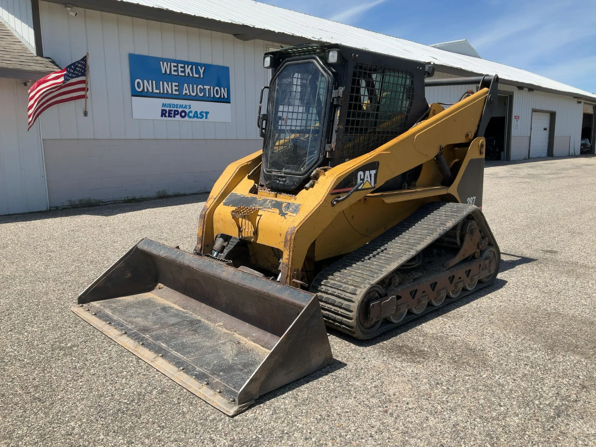 USED CATERPILLAR 287 MULTI TERRAIN LOADER