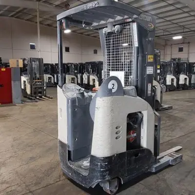 USED 2019 CROWN RR5725-45
