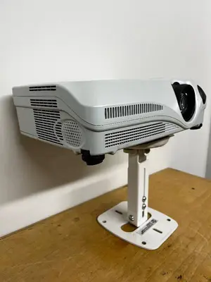 3M X75 Multimedia Projector with Ceiling Mount