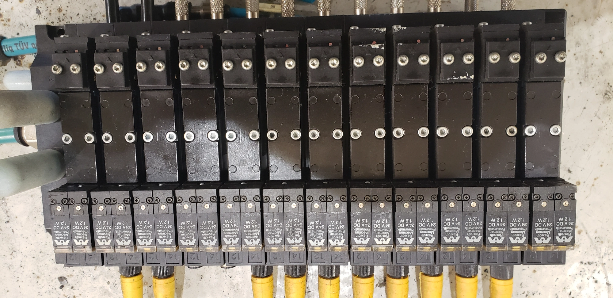 Rexroth Pneumatic Valve 261-020-300-0