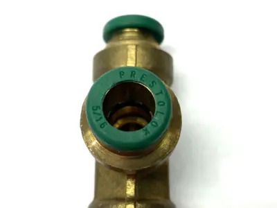 USED PARKER PRESTOLOK BRASS UNION TEE PUSH TO CONNECT 5/16"