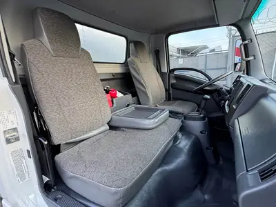 Used 2024 ISUZU NPR HD Box trucks Florida US | Truck and Van Outlet #1509183