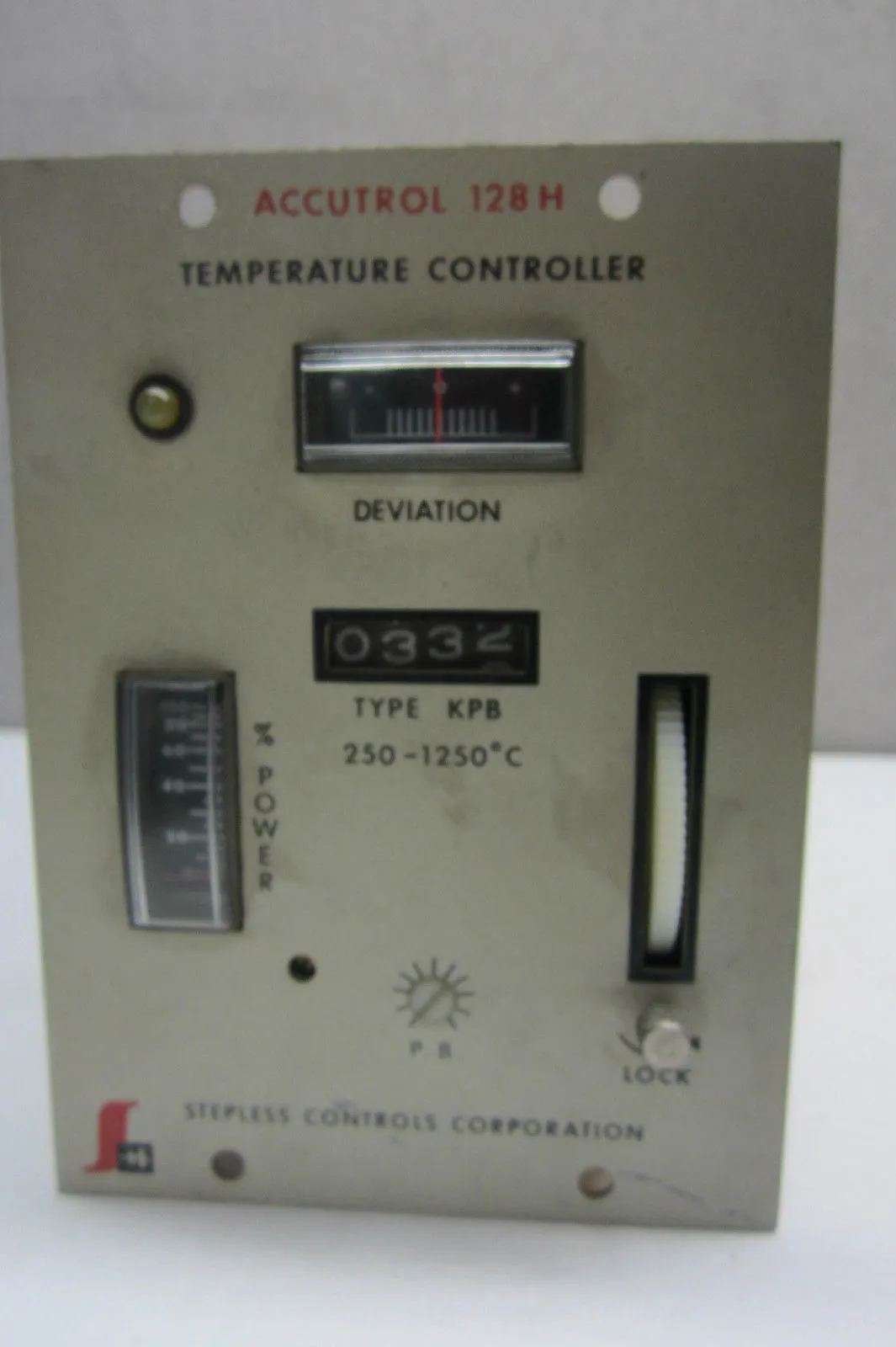 USED STEPLESS CONTROLS CORPORATION 8182301 TEMPERATURE CONTROLLER TYPE KPB