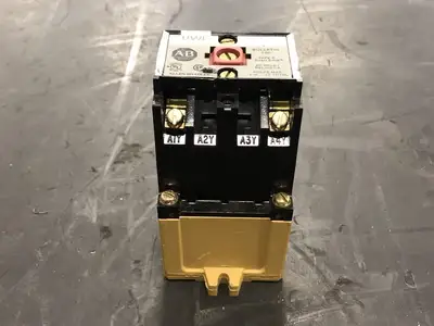 USED ALLEN-BRADLEY 700-P200A1