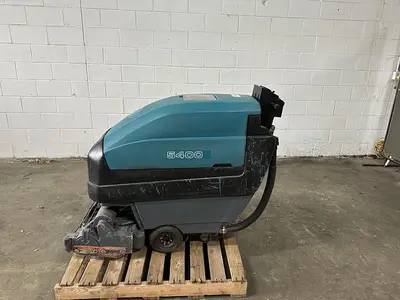 USED TENNANT M5400