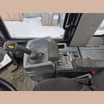 USED 2010 CATERPILLAR 930H