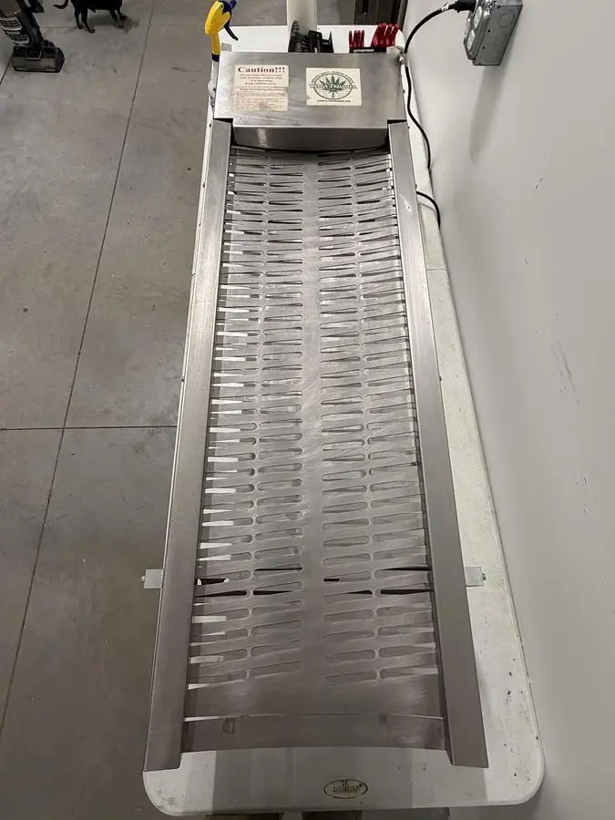 Ultra Trimmer UT3000 - Trims 18 lbs/hour