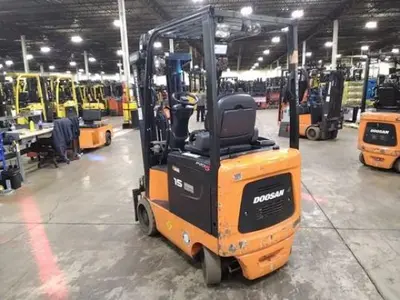 USED 2019 DOOSAN BC15S-5