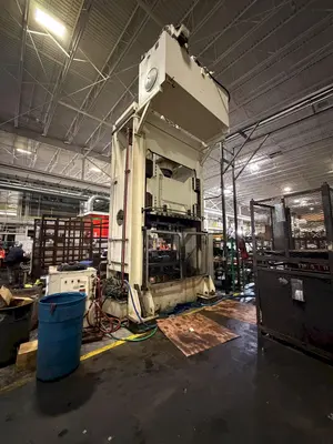300 TON MACRODYNE MPZ300-2 STRAIGHT SIDE HYDRAULIC PRESS. STOCK # 0431526