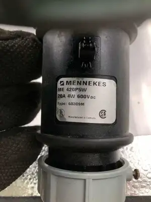 Mennekes 65425ZA Disconnect Switch w/ ME420P5W 20A Plug